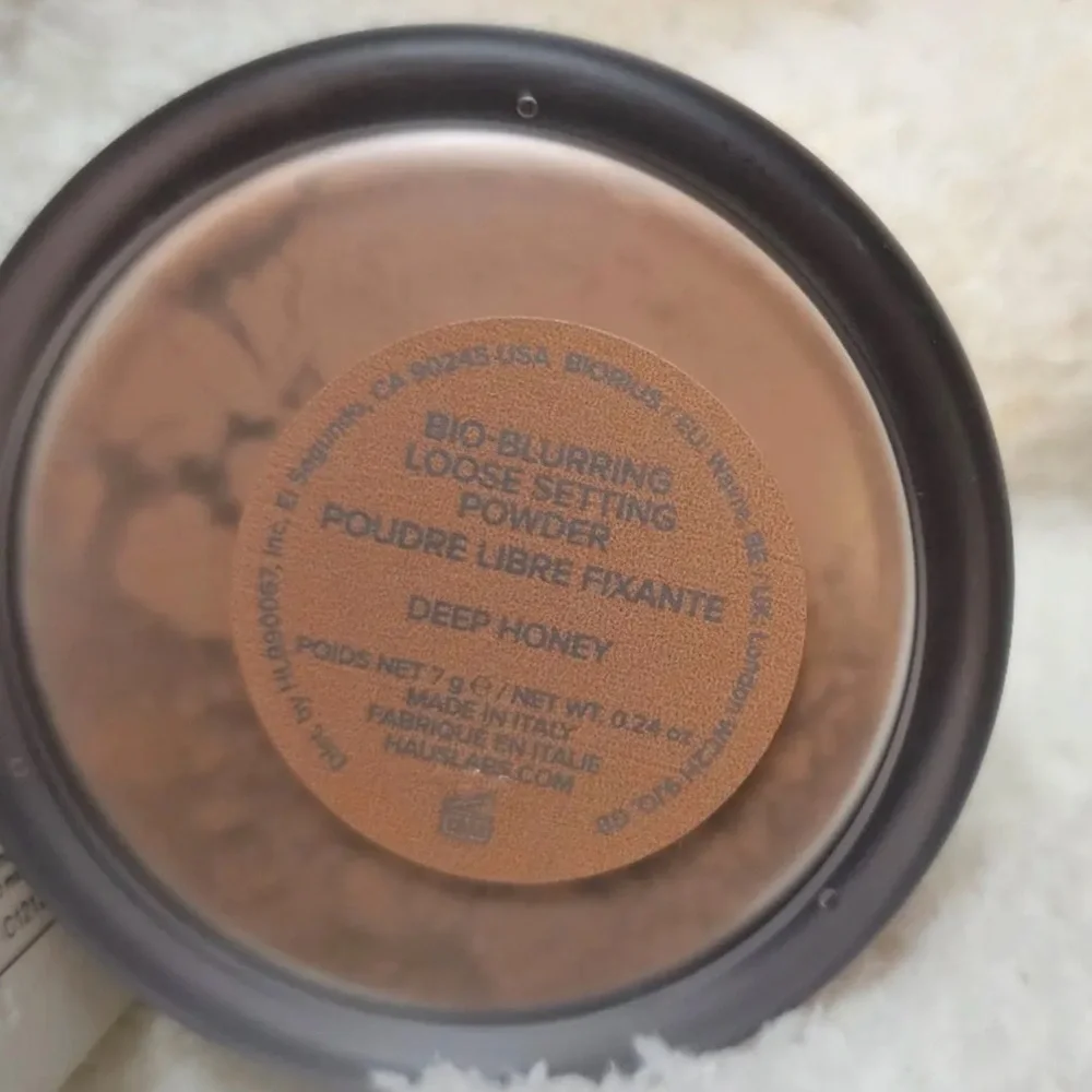 Haus Labs DEEP HONEY Bio Blurring setting Loose powder